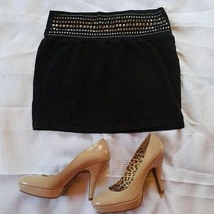 Express solid black skirt